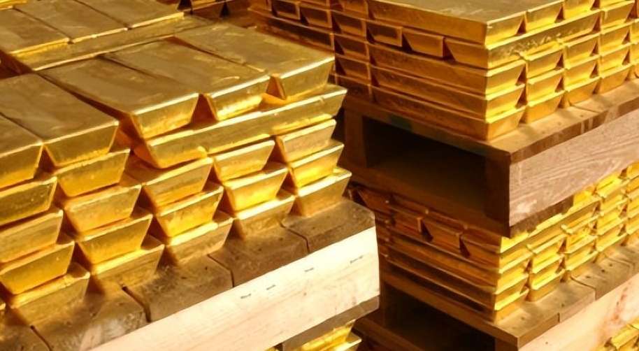 Gold's Surge Fuels Gold Fund Gains